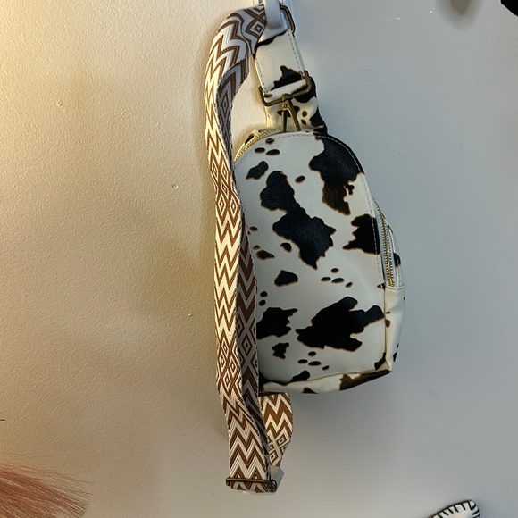 COW Vegan Leather Sling Bag - Picture 3 of 11